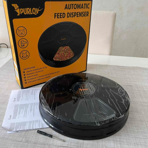 Дозатор корму для домашніх тварин Purlov
