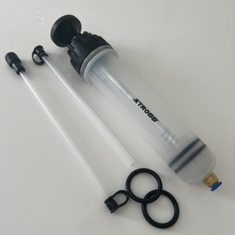 Шприц для технічних мастила/рідини Xtrobb