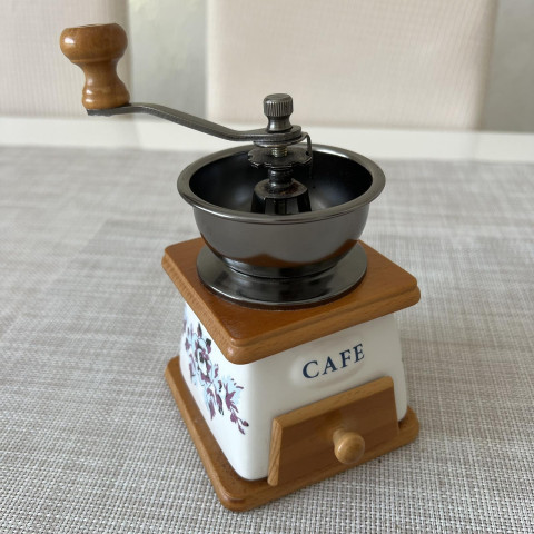 Кавомолка для кавових зерен ручна Cer