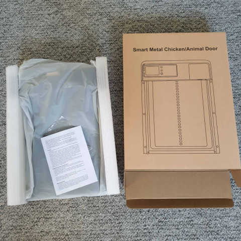 Двері курника з автоматичним відкриванням 26 х 33см PFS-155