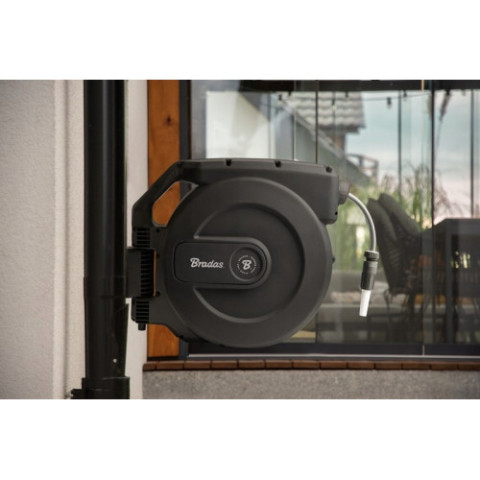 Автоматическая катушка Bradas с садовым шлангом 20 м