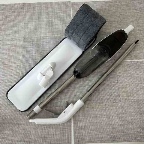 Швабра для прибирання з розпилювачем і мікрофіброю 3 шт.