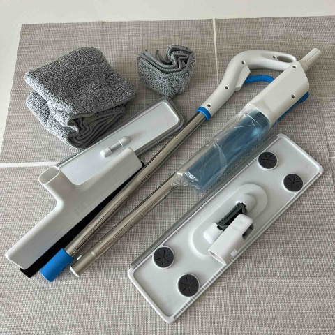 Швабра з розпилювачем 2 в 1 та скребок для миття вікон 3 моп насадки